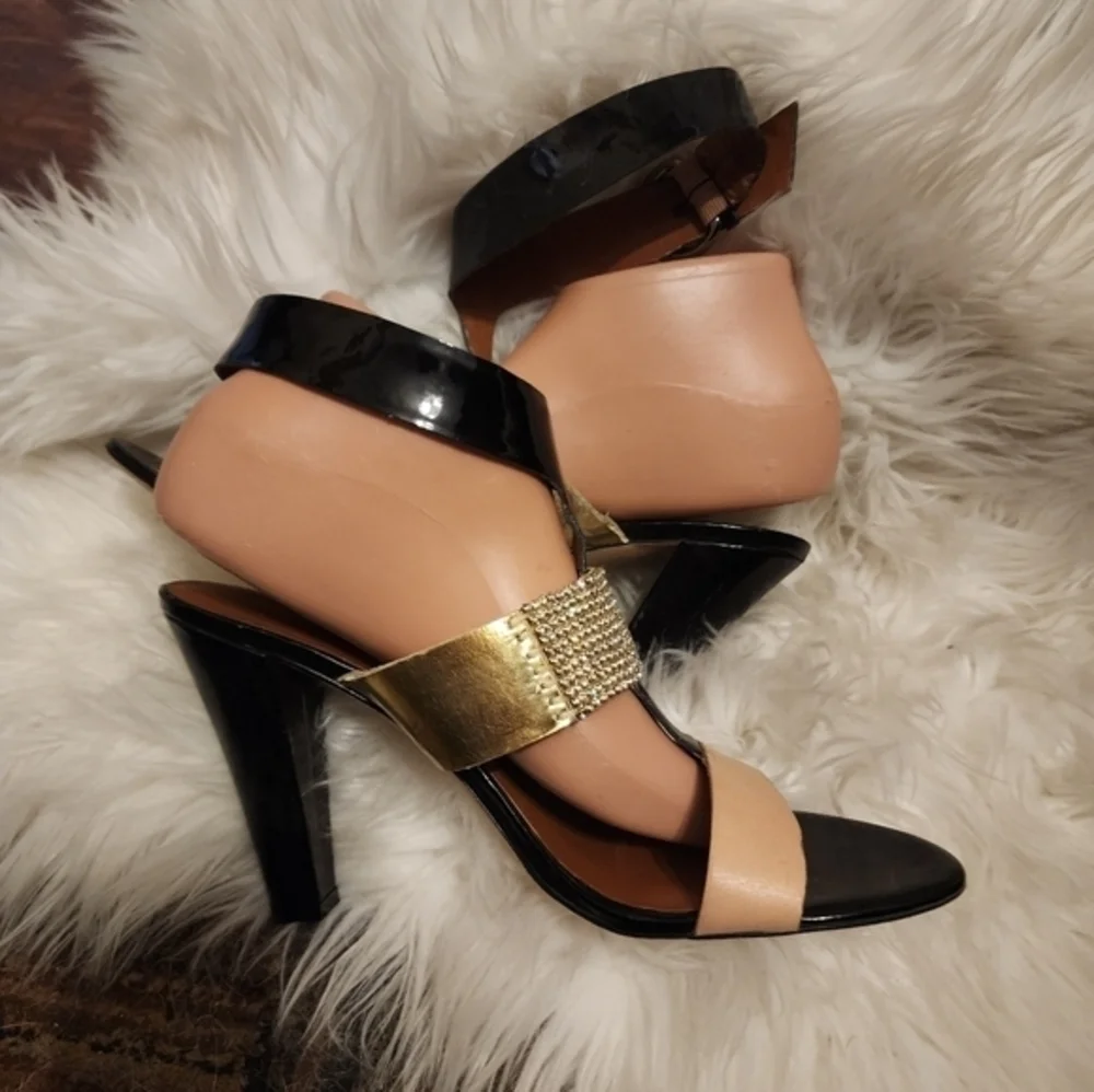 Beverly Feldman Dazzling leopard‎ sandals 10